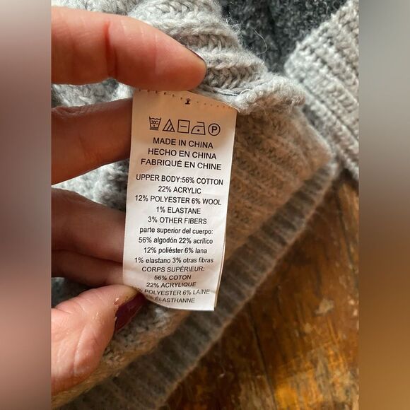 Michael Kors Gray Colorblock Mock Neck Sweater Size MD - Picture 5 of 7